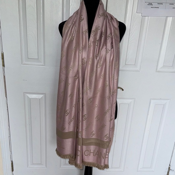 Pink and Gold Scarf - Picture 13 of 17